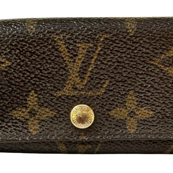 Louis Vuitton Monogram Hook Key Holder - Picture 4 of 15